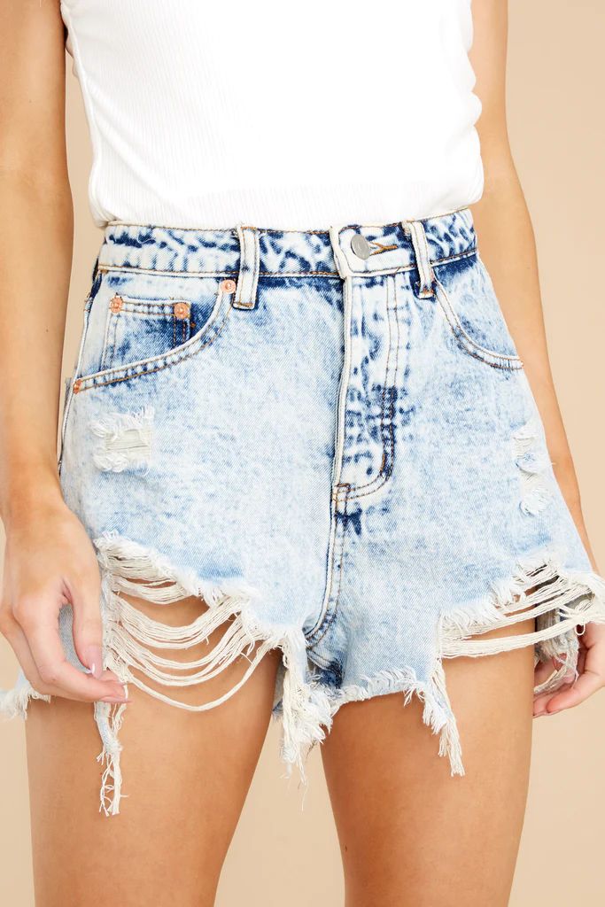 Damsel In Distressed Light Wash Denim Shorts | Red Dress 