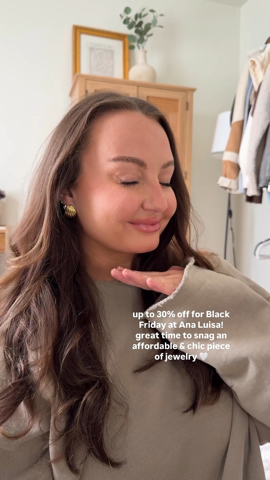 the perfect time to snag some affordable jewelry for yourself or a gift! #AnaLuisa #AnaLuisaAmbassador #ad

#LTKGiftGuide #LTKCyberWeek #LTKHoliday