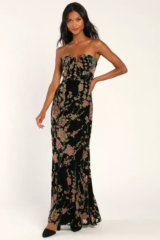 Sexy Sophistication Black Lace Strapless Trumpet Maxi Dress