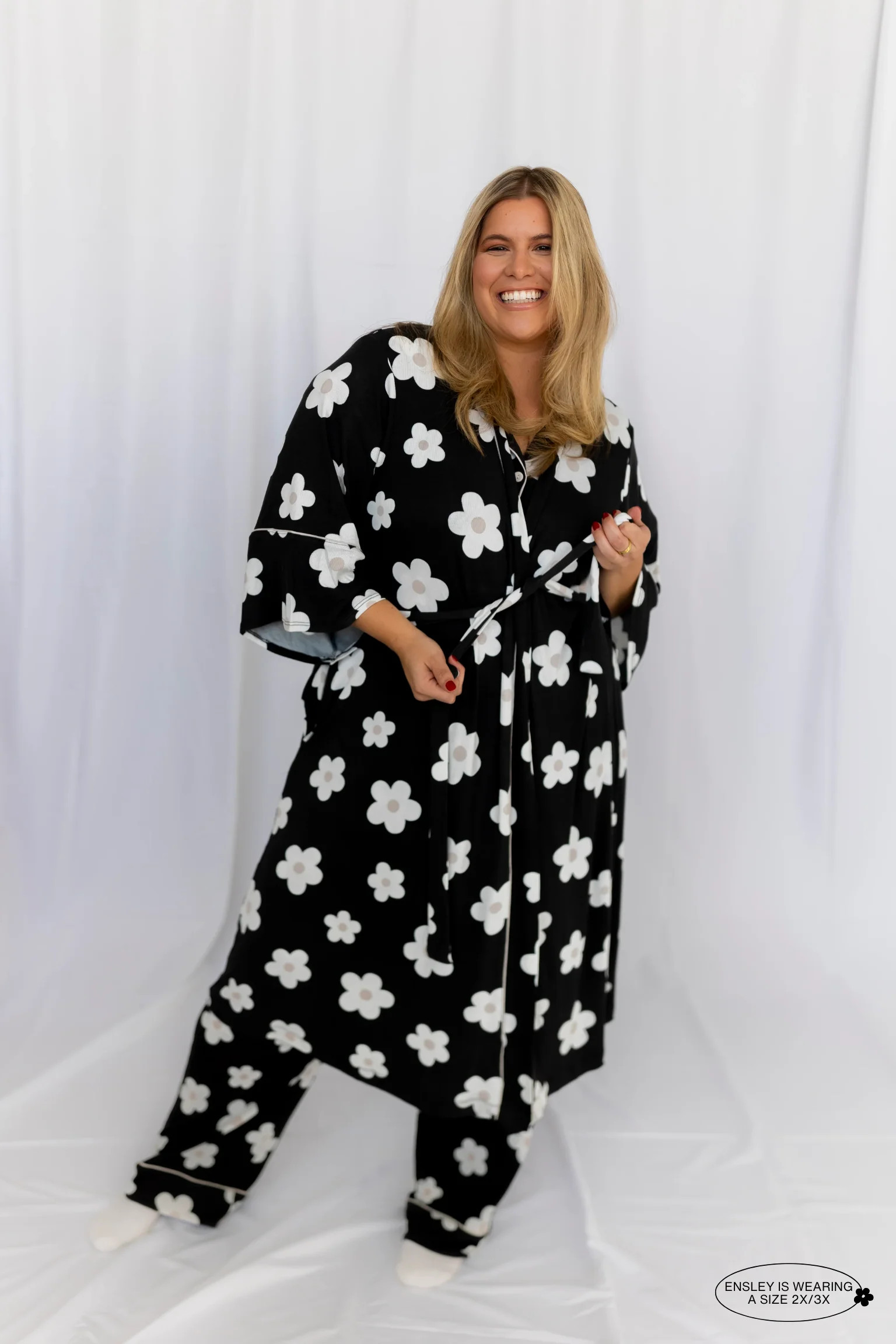 Black Daisy Ribbed Robe | Shop Staykation