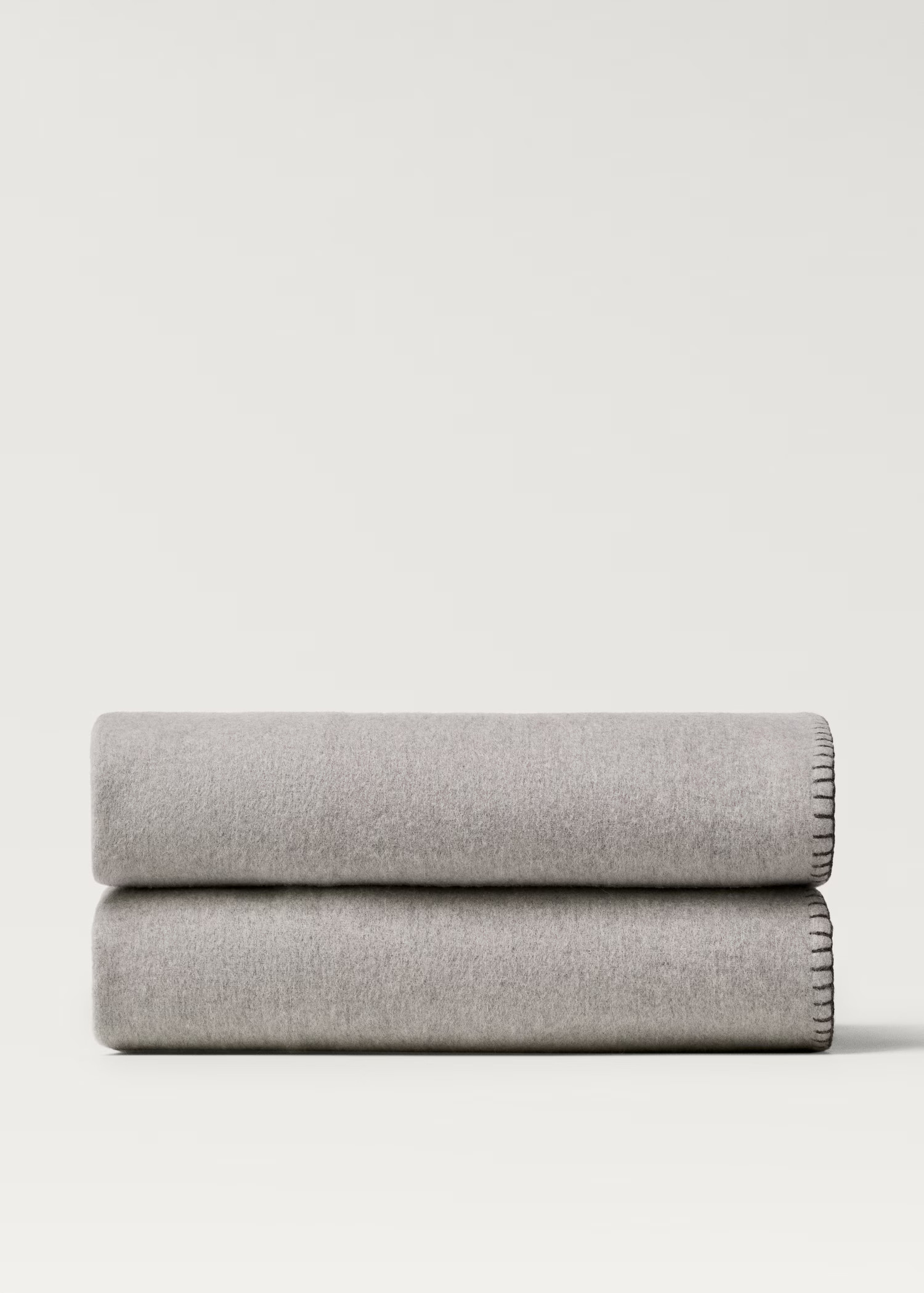 Blanket/plaid gastone - Home | MANGO USA | Mango (US/MX/AU)