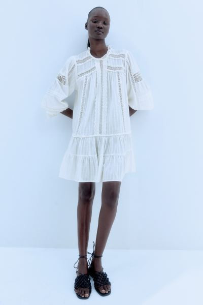 Robe en coton avec dentelle - Encolure ronde - Manches longues - Blanc - FEMME | H&M FR | H&M (FR, IT, ES, PT, BE)