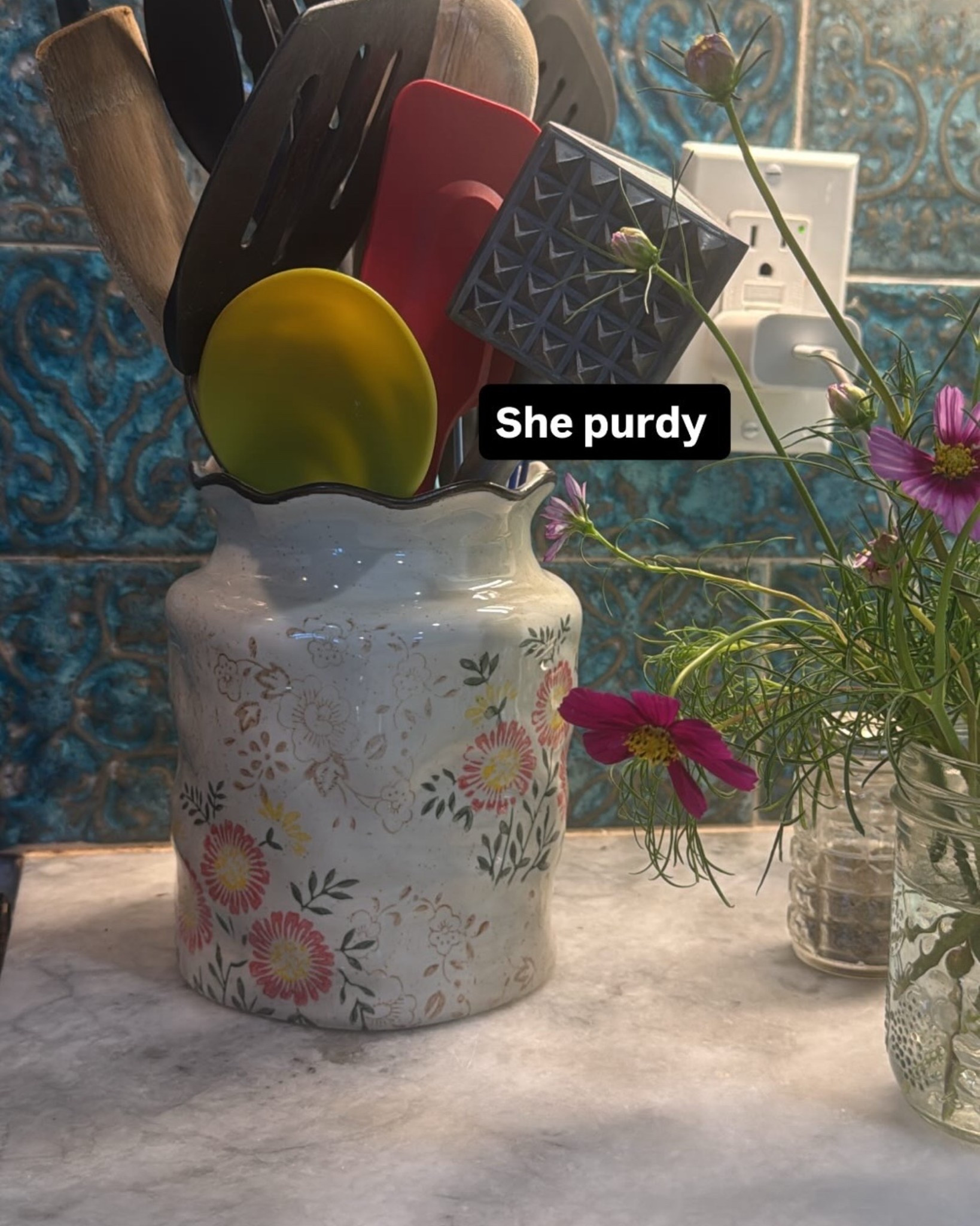 The most beautiful utensil holder 😍 #prettykitchen
