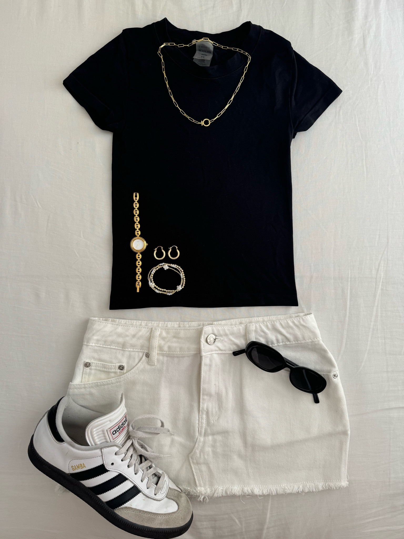 cute basic outfit idea 

#LTKFallSale #LTKFindsUnder100 #LTKStyleTip