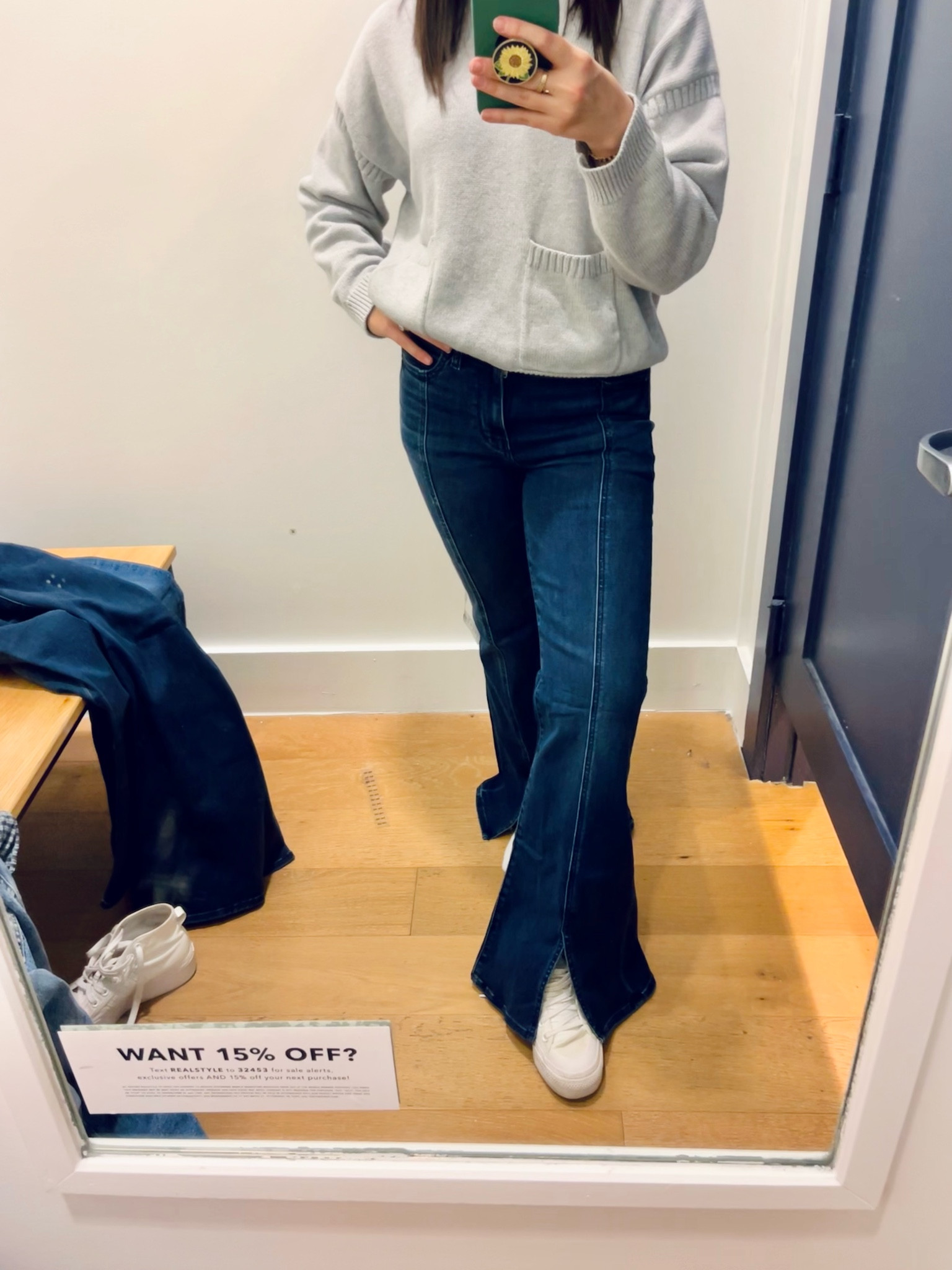 Obsessing over these split hem flared jeans. For reference, I am 5’4 size small, typically a 4 in jeans & I bought size 2 standard length & theyre 👌🏼 they have good stretch & are very comfy! Currently 25% off @ American Eagle!

#LTKsalealert #LTKunder100 #LTKstyletip