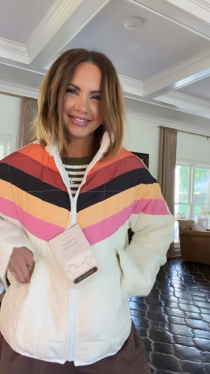 the cutest amazon puffer coat, tulip hem sweatpants, and striped ribbed tank ♥️

#LTKootd #LTKSaleAlert #LTKBeauty