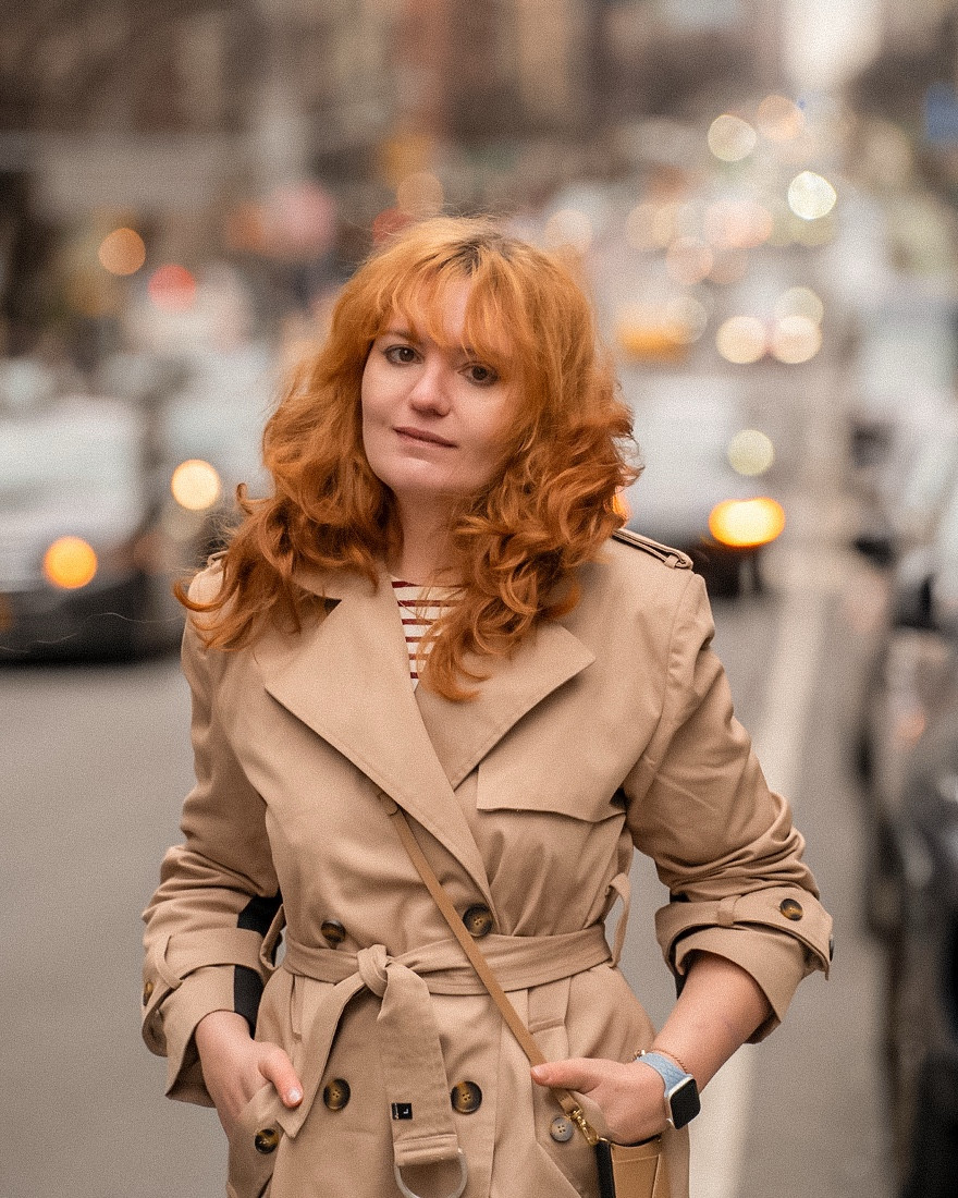 NYC moves fast, and my wardrobe finally keeps up. There is a specific kind of freedom in pieces that don’t require a second thought-where architectural lines meet total movement.

The Essentials

• The Smart Closet: This trench is from @armoire.style. They are the only rental service with an Unlimited membership that lets you keep your favorites until the new case arrives. Designer brands, human stylists, and no laundry-it is a game changer. Use my code kateromanoff for up to 60% OFF your first month + 2 free bonus items! Link in bio. 🎁

• The Denim: @dearjohndenim. Premium fabric that moves with you, not against you. Clean, intentional, and built for real life

• The Accessory: My @bandolierstyle case is a total city life-hack. It simplifies the day while keeping the aesthetic intact. Hands-free is the only way to navigate NYC.
