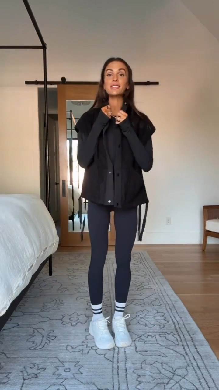 this amazon vest 👏🏻👏🏻 so obsessed! 


amazon find 
amazon fashion 
amazon vest
fall outfit idea 
fall athleisure
mom outfit 

#LTKFindsUnder50