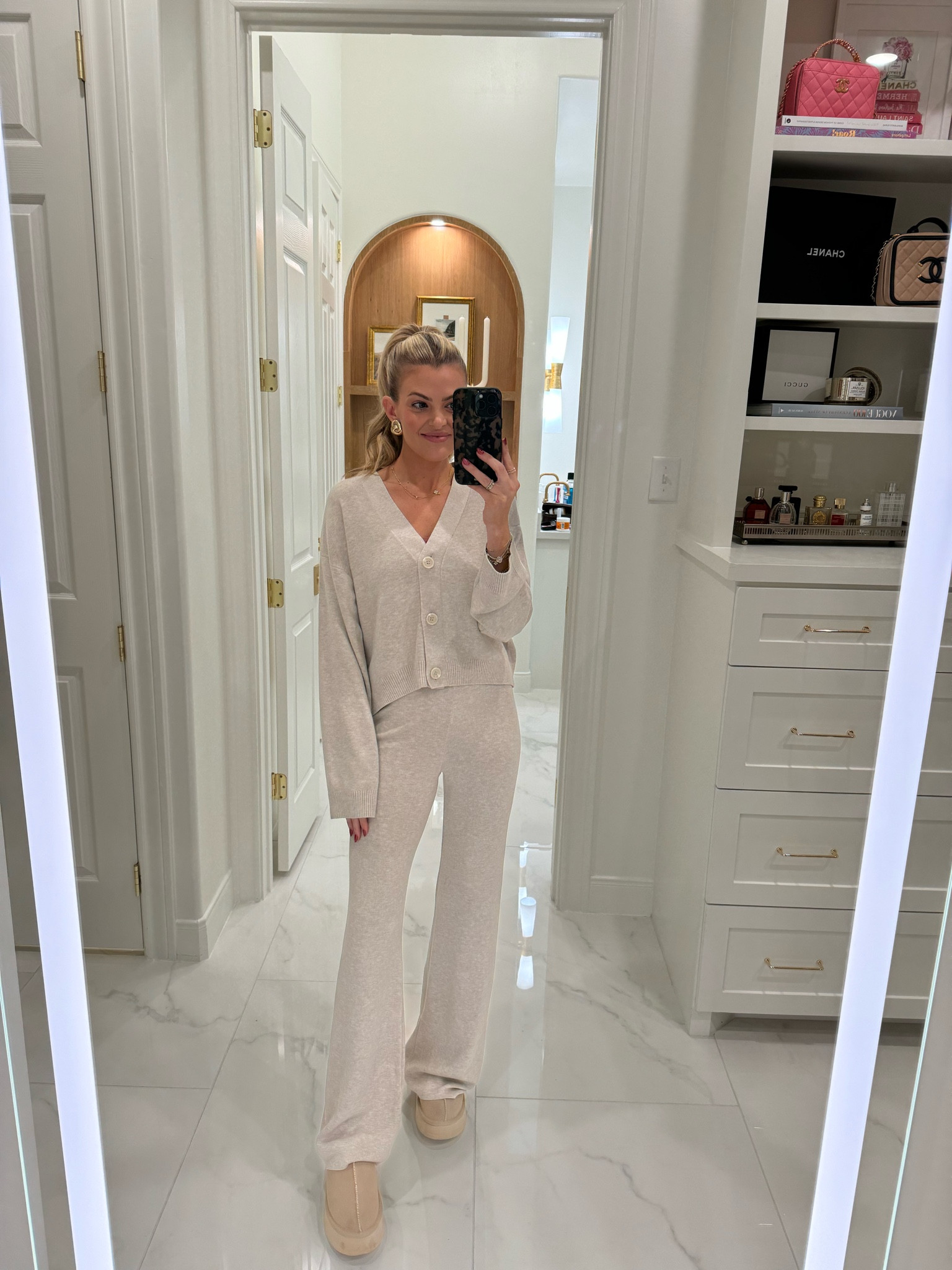 sunday comfies! love this set from h&m to look put together, but still be super comfortable. (wearing size XS in both)

electric picks code: JESS20

loungewear, h&m, two piece set, sweater set 

#LTKFindsUnder50 #LTKStyleTip #LTKSeasonal