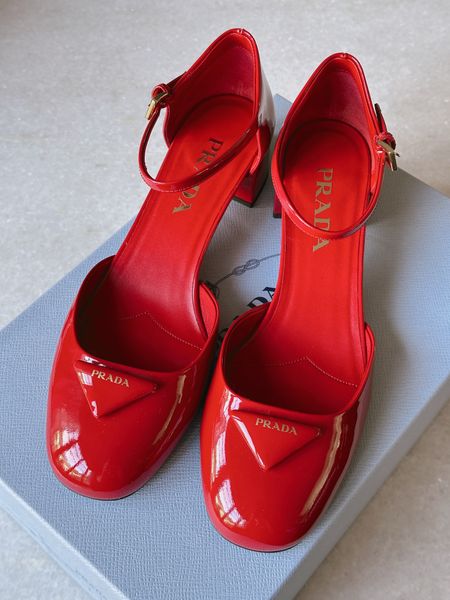 prada red Open-Sided Patent Leather Pumps, holiday party shoes, kitten heels

#LTKshoecrush #LTKHoliday #LTKGiftGuide