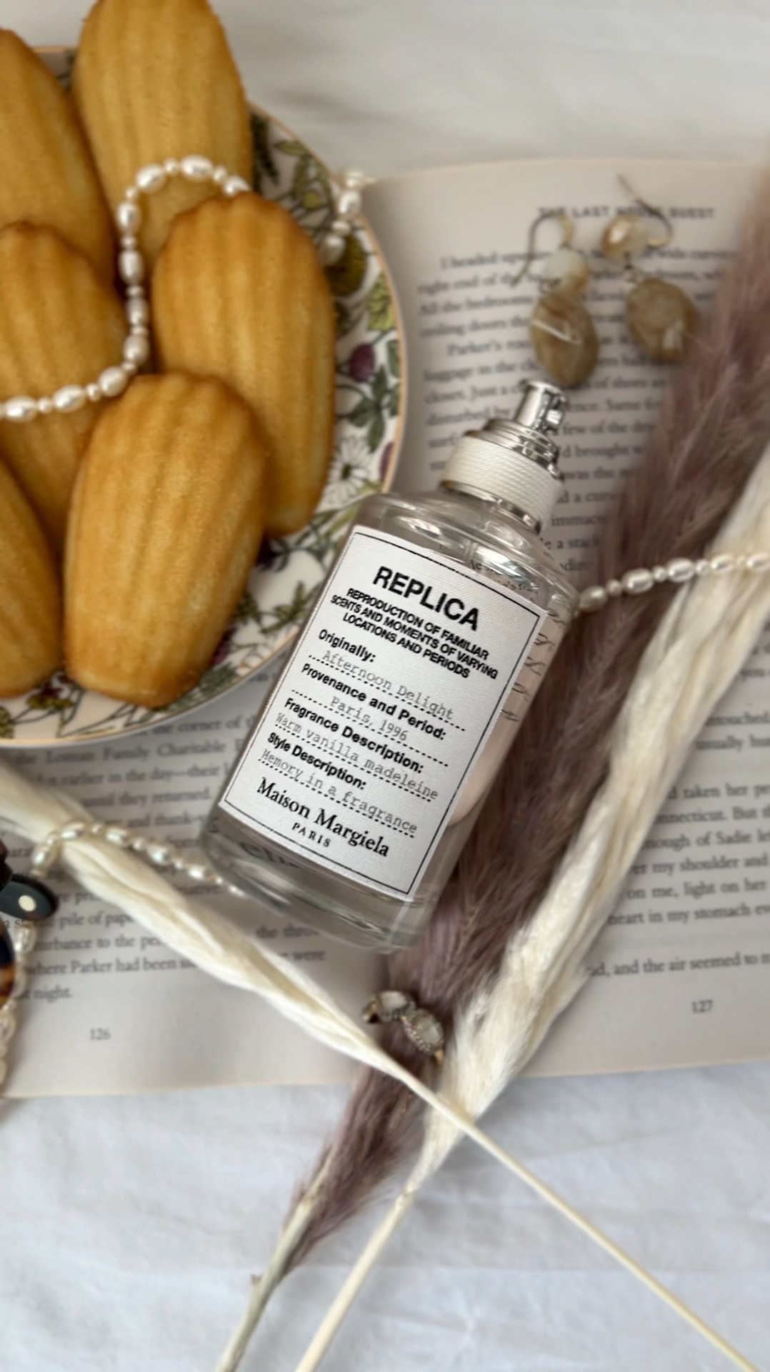 This fragrance is so good for fall and winter! It has a hint of warm, sweet vanilla and sandalwood. #fallfashion #fallfragrance #sephora #unisex 

#LTKStyleTip #LTKBeauty #LTKVideo