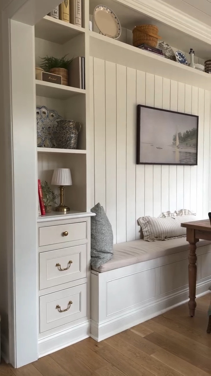 It’s been a little over a year since we brought our kitchen back to its traditional colonial style. What was once disconnected, now truly feels like the heart of the home 🤍 To get all of the details, simply comment HOME for a message! 

#cottagekitchen #moderntraditional #colonialkitchen #traditionalhome #homebeforeandafter