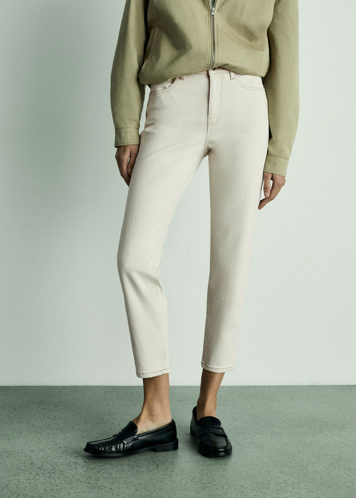 Comfort-Jeans mit hohem Bund Newmom | Mango EU