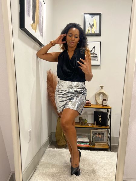 It’s sequin skirt season and I could be more happy about it! If you don’t have one in your closet then it’s time to grab one that you’ll not only wear this year, but also next! 

I’ve linked some in different size ranges for you to find your sequin miniskirt ❤️❤️❤️

#LTKSeasonal #LTKstyletip #LTKHoliday
