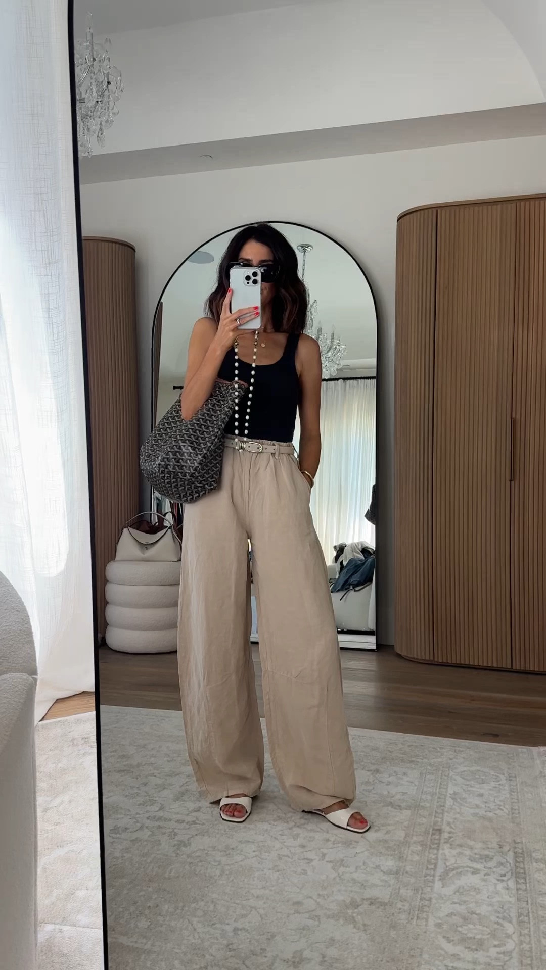 Picked up these new pants from Nordstrom, I’m just shy of 5-7” wearing a size 2, they do run a little small. I love that you can pair it with either black or white tops✨ #stylinbyaylin #aylin #nordstrom

#LTKgrwm #LTKootd #LTKOver40