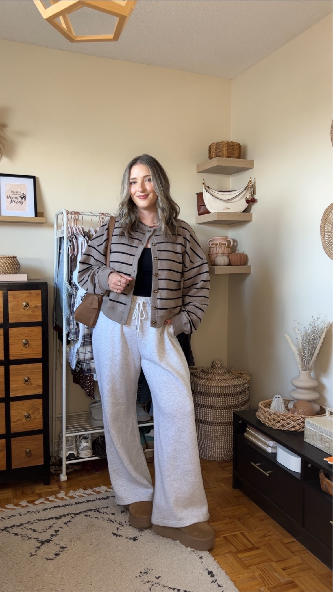 Comfy fall outfit! Wearing L in the striped cardigan sweatshirt, M in the bra free tank top, and L in the wide leg sweatpants (could do M). I’m a 9.5-10 shoe and wear a 10 in the Uggs