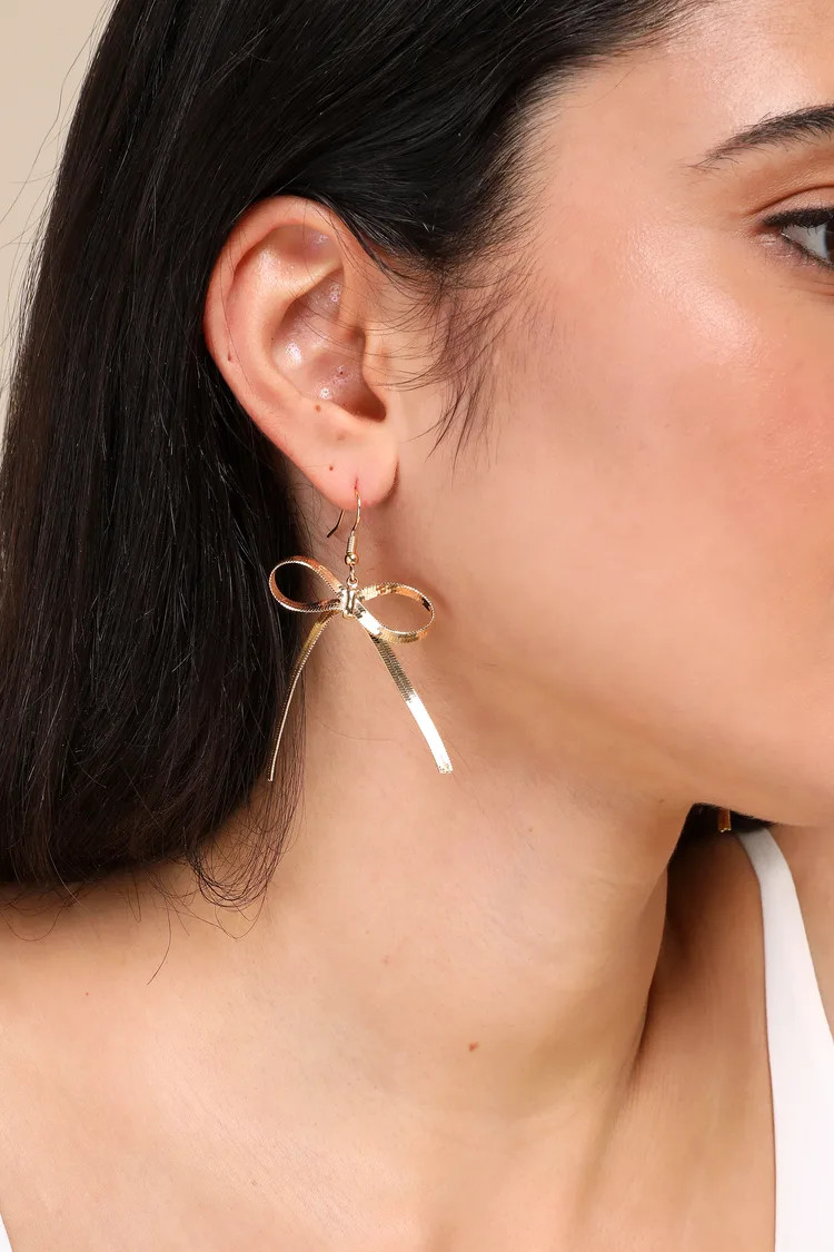 Adorably Trendy Gold Herringbone Chain Bow Earrings | Lulus