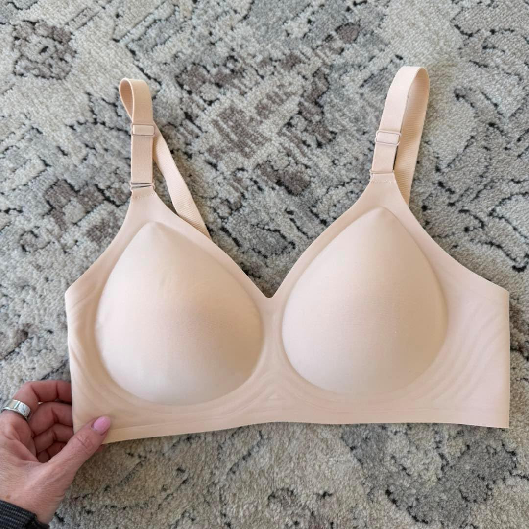 Wireless bra

Amazon finds 

#LTKgrwm #LTKootd #LTKmomlife