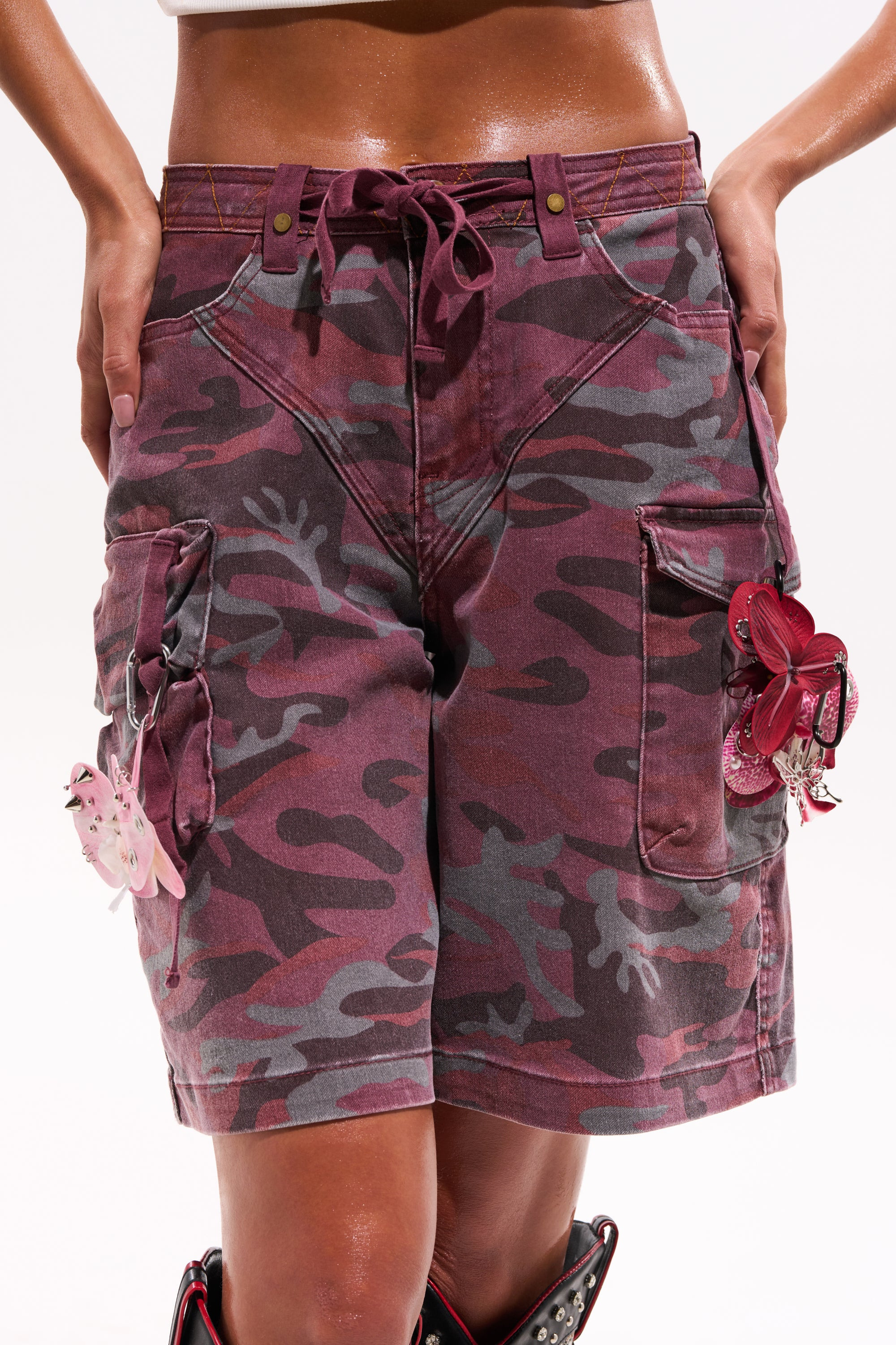 ON FIRE RED CAMO BERMUDA SHORT | AKIRA