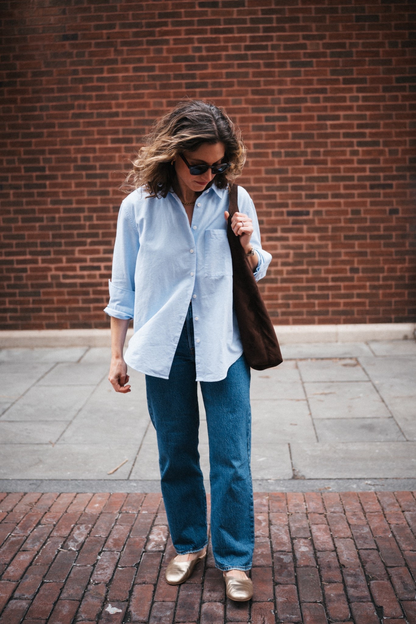 Spring look 🌿

Quince shirt, XS, TTS. Agolde denim, 25, TTS. Beek by Two Birds flats, TTS. Gap bag. J.crew belt. Quince sunglasses  

#LTKPetite #LTKOver40 #LTKSeasonal