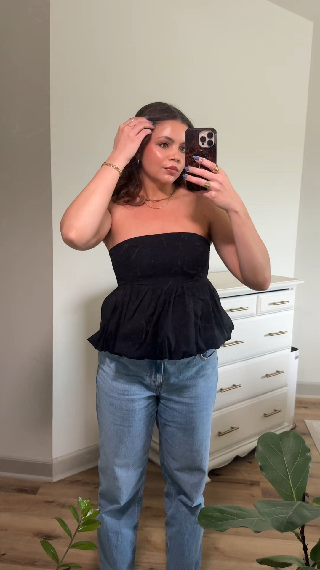 the perfect top for date night! the cutest bubble hem, and it can be worn strapless or with the included removable spaghetti straps! It has a grippy lining at the top of the bust, but I do think it runs slightly large. Stick to your smaller size if in between sizes. I’m wearing size S!

#abercrombie #springfashion #summerfashion #abercrombiesale #abercrombietryon 

#LTKStyleTip #LTKFindsUnder50 #LTKSaleAlert