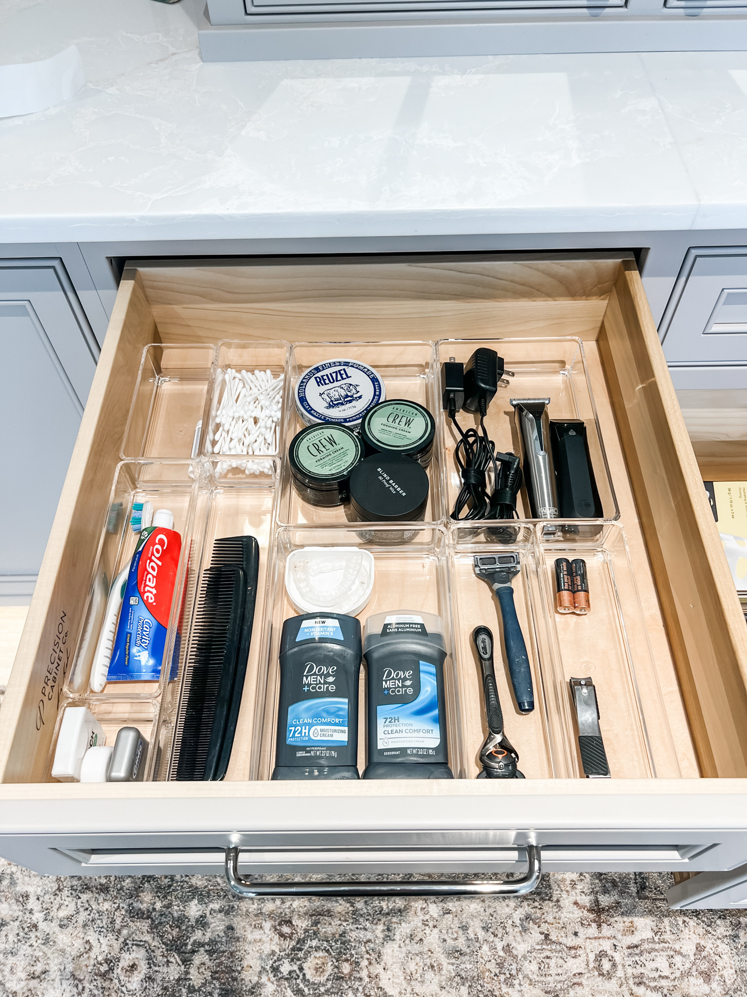 GRWM: Man edition.

These acrylic drawer organizers are the best way to keep your bathroom drawers in check. Don't underestimate the power of creating compartments to wrangle all the things! 

 