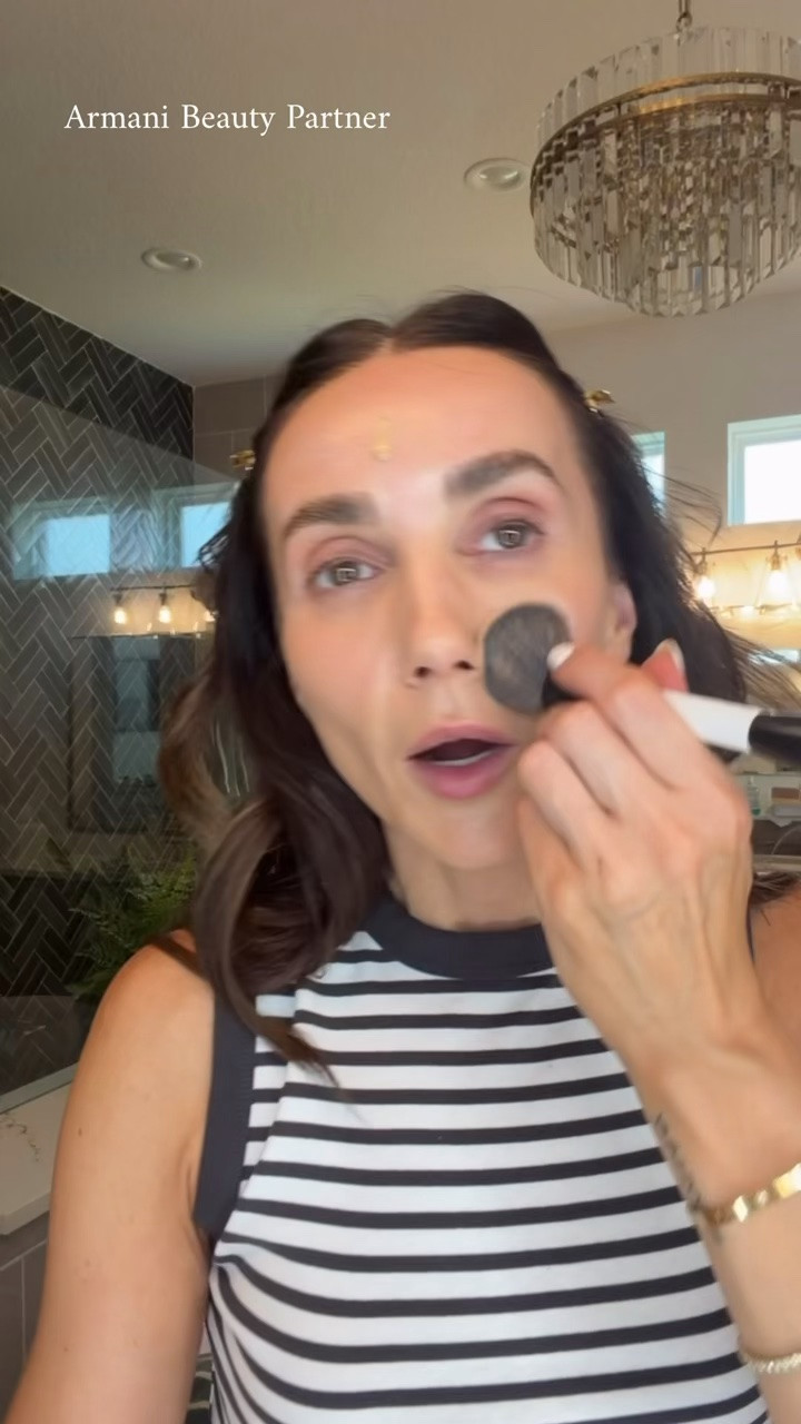 Finally got shade matched for the new Armani luminous silk foundation, my shade is 5.75 which is the same as it was in the previous formula. It’s weightless, and gives beautiful glowy finish with medium coverage.
Makeup details 
Luminous silk foundation in shade 5.75
Luminous silk concealer in shade 5.4
Eyetint in shade 18 all over eyelid and shade 69S in the center and outer corner
Lip balm in shade sugar flash 
@Armani beauty  #armanibeautypartner @sephora #luminoussilk