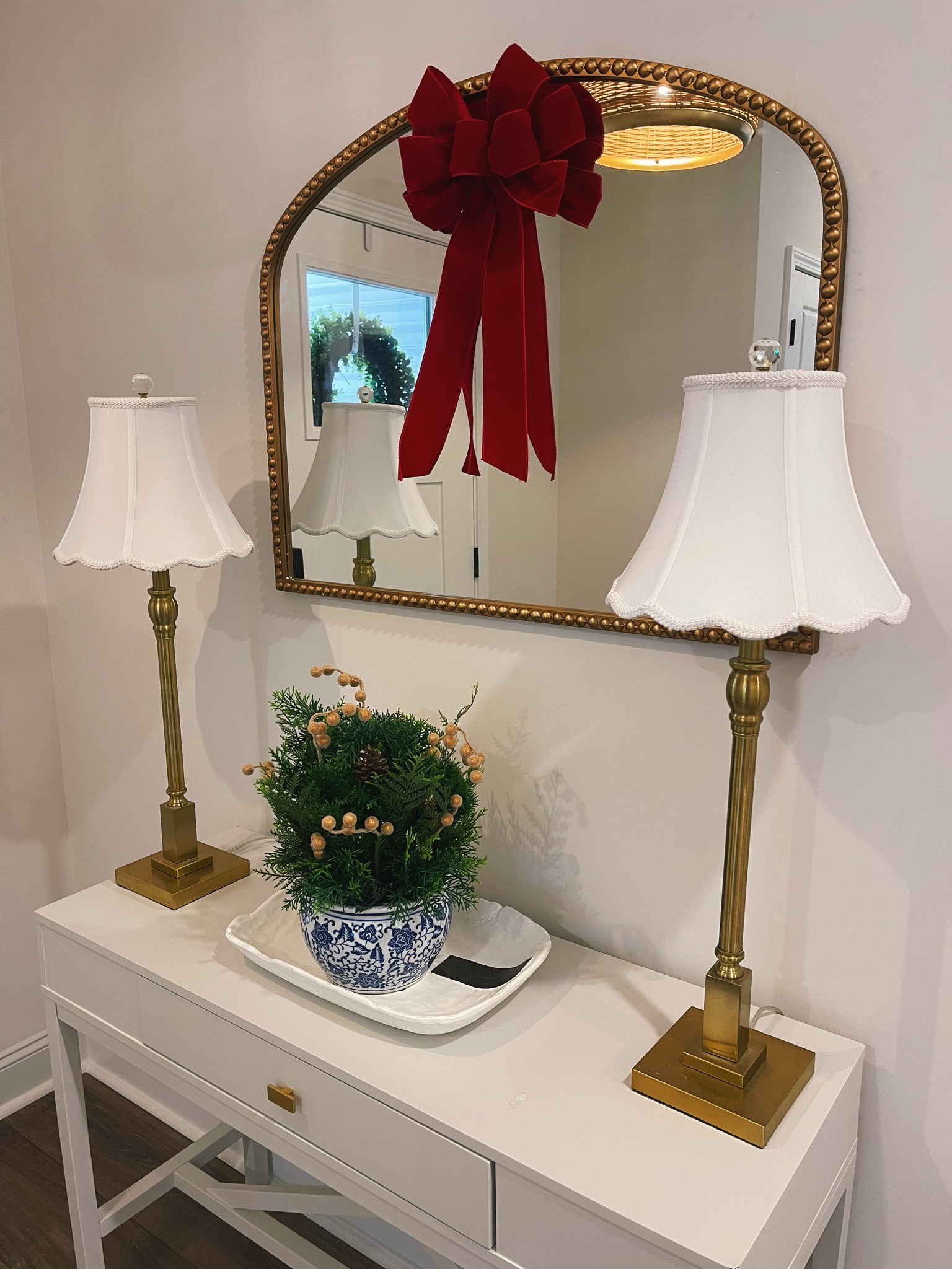 Simple Christmas Entry-Way Decor 

#LTKSeasonal #LTKHome #LTKHoliday