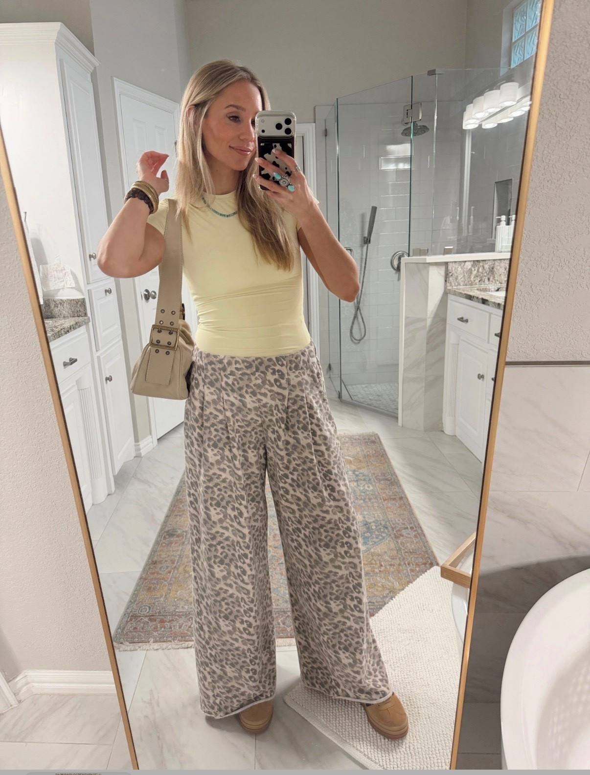 🤍 Outfit Inspo for a sports & errands day! I love how these sweats are comfy yet V elevated. 

Wearing size s in top & bottoms. My tts 

#LTKootd #LTKmomlife #LTKgrwm