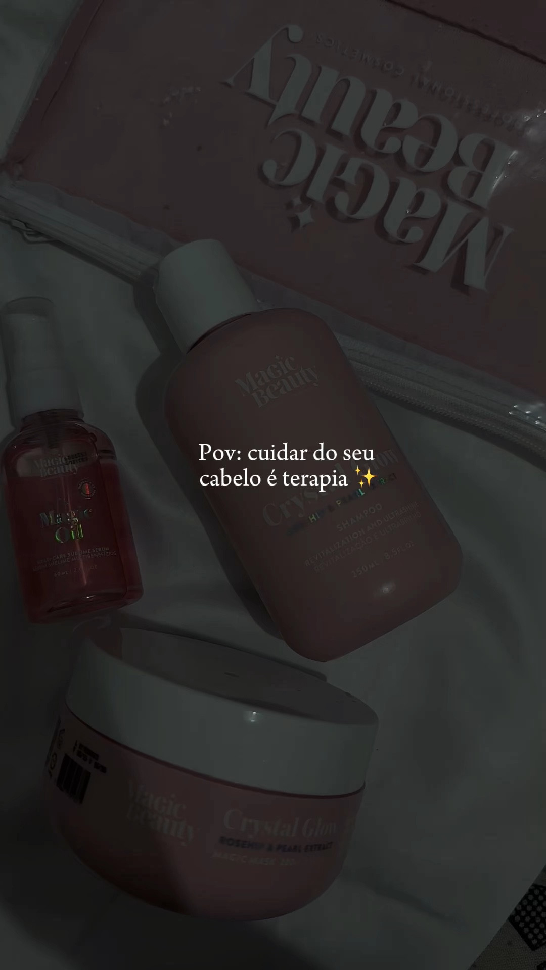 Hoje foi dia de cuidar do cabelo, que é o mesmo que abraçar a alma. Usei a linha Cristal Glow da MAGIC BEAUTY e amei 

❤️

#ltkbrasil 
#ltkbr #ltkbeauty #hairroutine 