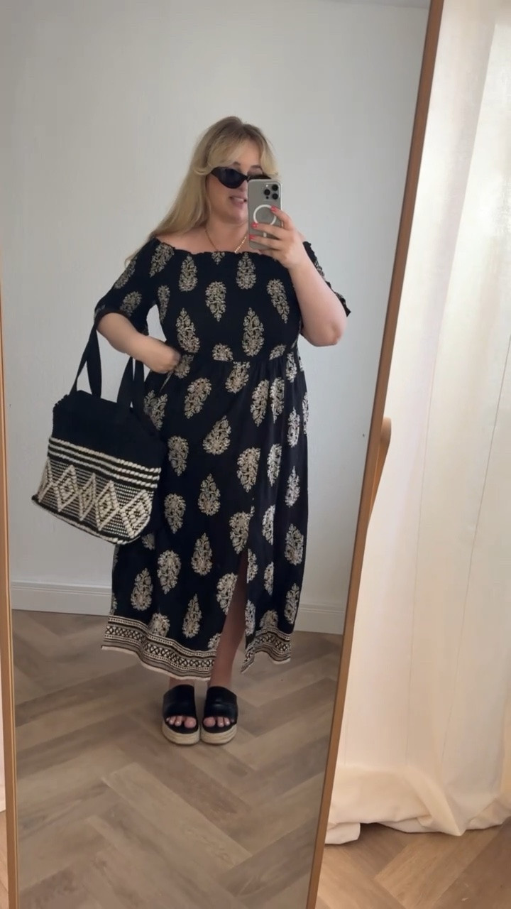 Maxikleid 🖤

#plussizefashion #muster #kleid #curvy #summerdress

#LTKdeutschland #LTKkleider #LTKplussize