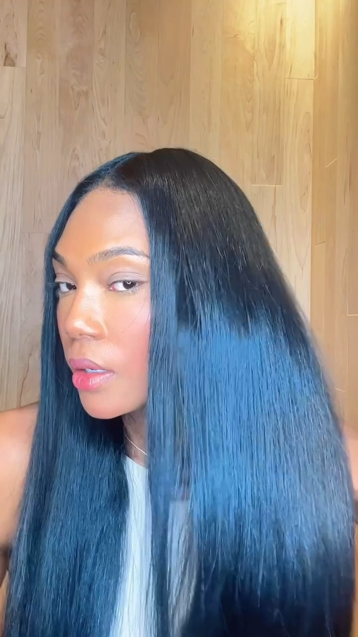 🔥😍😍 Nothing Gives Me that Silky Smooth Hair like @igkhair Intense Daily Smoothing Mask 😍 Whether your using it as the perfect rinse off mask or intense leave in treatment, it’s bound to get the job done, it’s great for all hair types!  😍🔥 #igk #igkintensedailysmoothingmask #igkhair