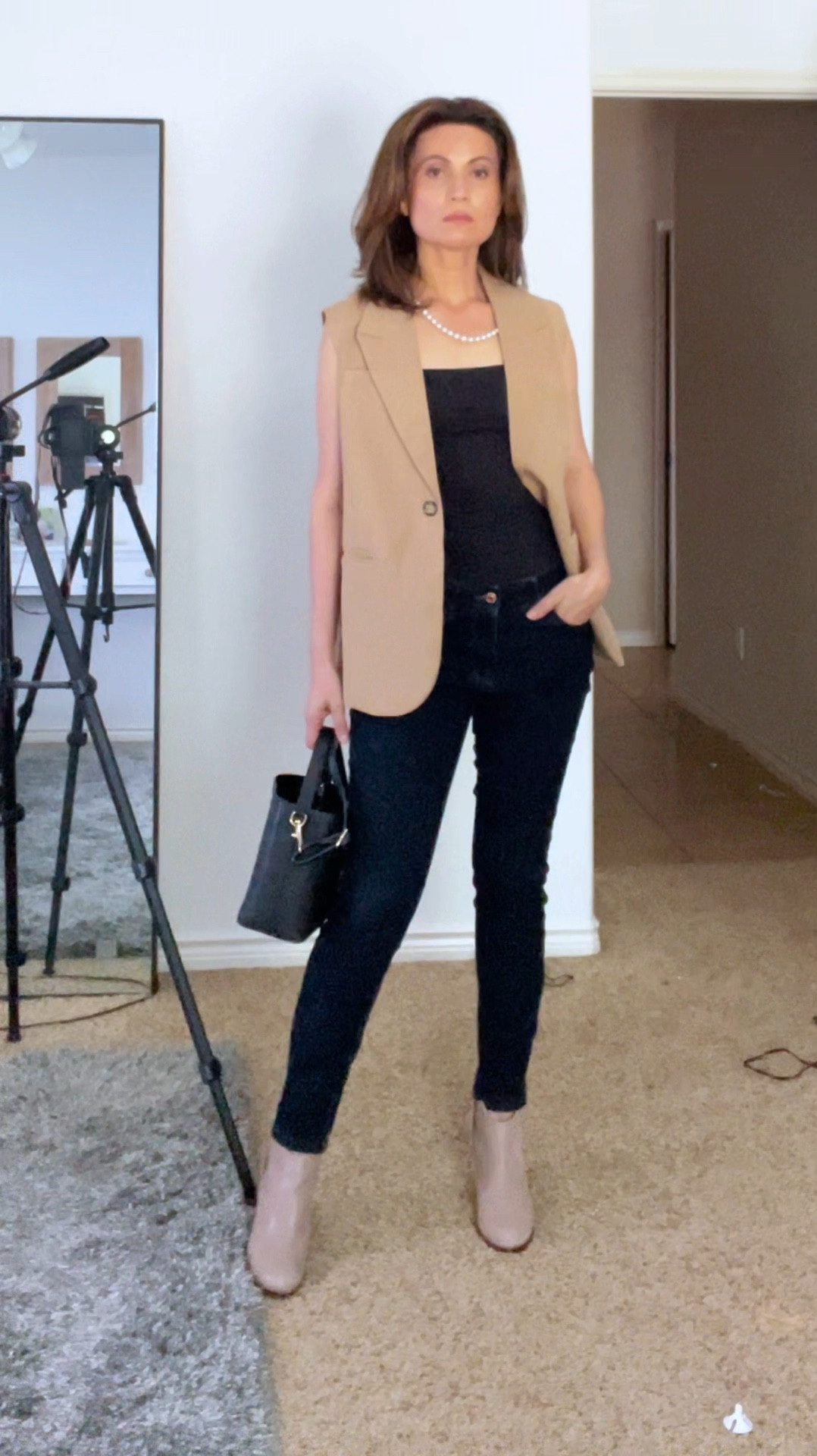 Outfit of the Day #falloutfit #amazonfinds #affordablefashion

#LTKOver40 #LTKVideo #LTKSeasonal