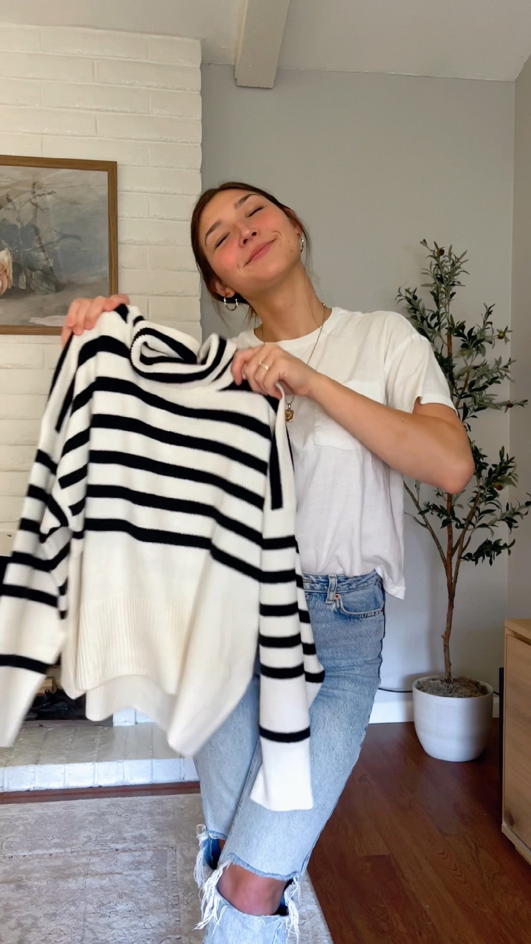 Styling my new sweater 3 ways🤍
fall fashion, easy fall outfits, white pants outfit, Boston clogs outfit, ugg outfit, striped sweater outfit, trendy fall sweater, fall basics, black mini skirt, cozy sweater, casual fall style, target sweater, cute fall style

#LTKSeasonal #LTKfindsunder50 #LTKstyletip