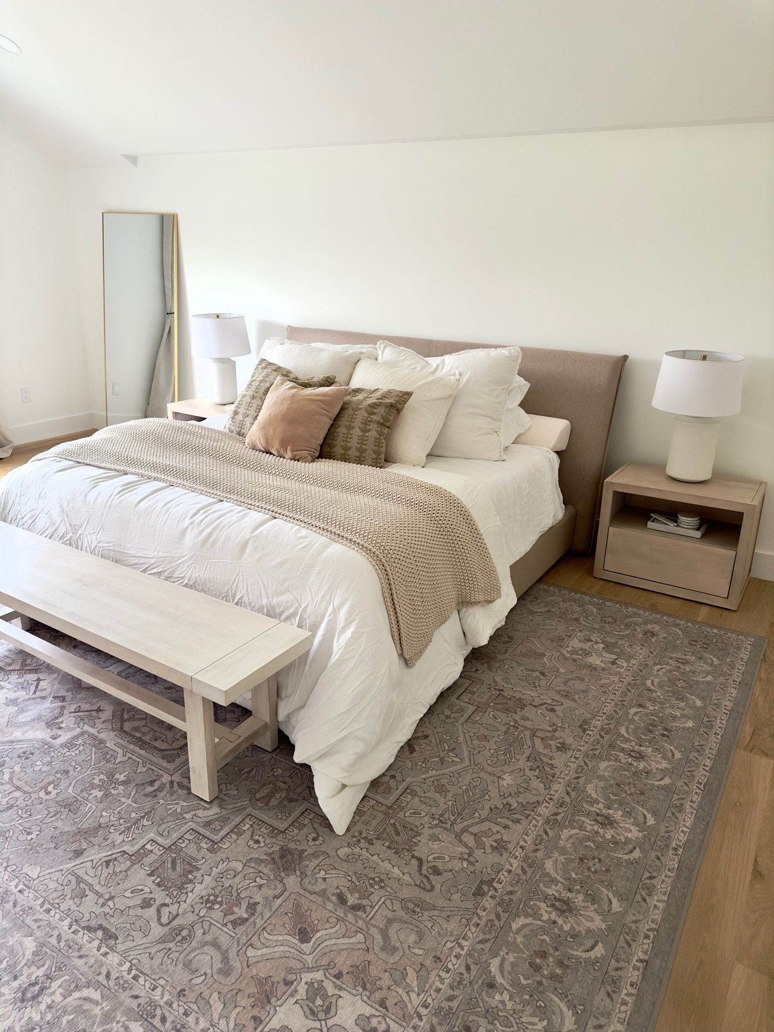 Master Bedroom Decor ☁️✨

Target home, Target home decor, Amazon home decor, neutral bedroom, neutral home decor, aesthetic home

#LTKHome