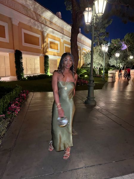 Last nights dinner look for Vegas! I love this dress so much. It’s also a great one to have on hand for weddings. It’s under $100 at Revolve 

#LTKwedding #LTKFind #LTKunder100