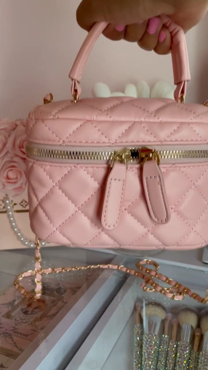 The amount of things that fit inside this little bag is mind blowing 🤯

#LTKunder50 #LTKstyletip #LTKunder100