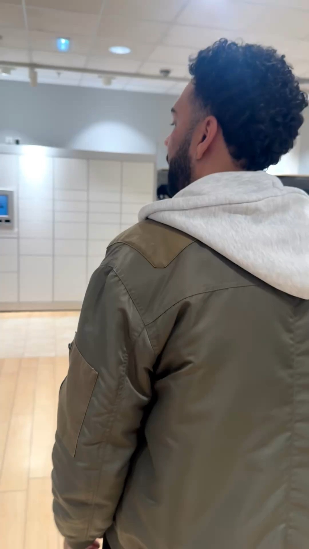 Wasn’t expecting much from H&M… but these actually surprised me

Went in for a quick look and ended up finding 5 shirts I’d genuinely wear, easy fits, nothing forced, just solid pieces that do the job

Some of these are proper everyday staples as well

Let me know which one you’re taking 👀

#menswearuk #highstreetmenswear #mensfashionfinds #affordablemenswear #hmfinds

#LTKuk #LTKsummer #LTKmens