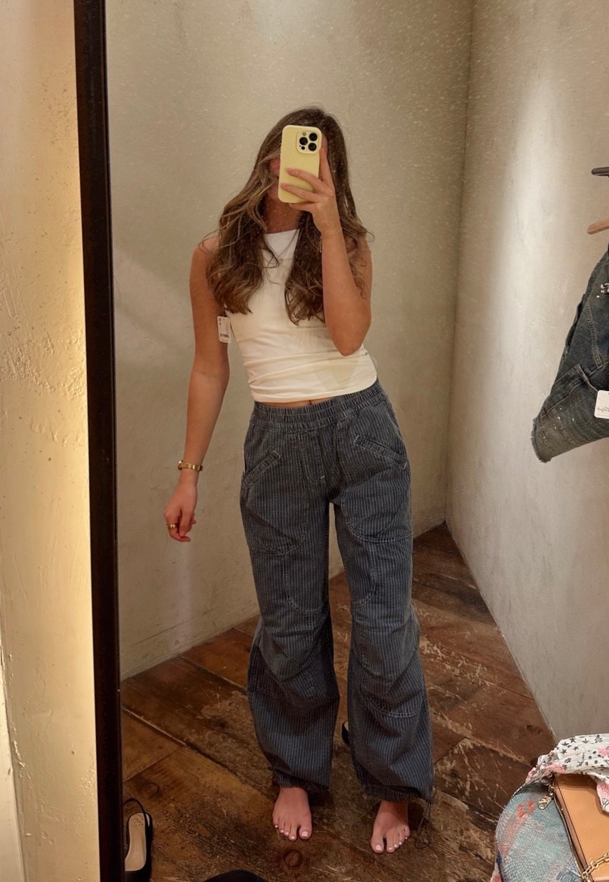 pants are in a size XS and top is a size XS/S. i’m 5’6 for reference :)