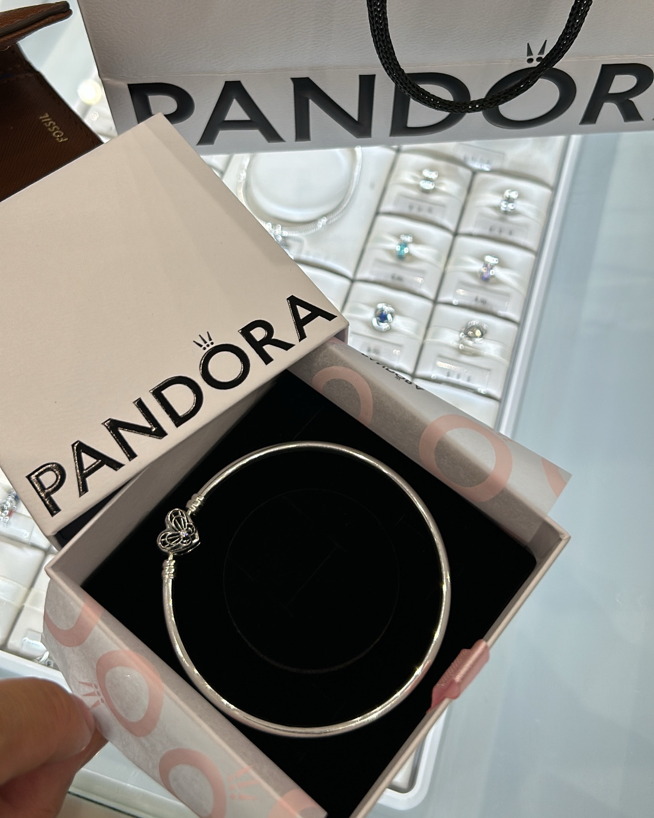 70% off Pandora Bangles, Charms, & Ring ✨🎄

Perfect timing for the Holidays for love ones!

#LTKHoliday #LTKCyberWeek #LTKGiftGuide