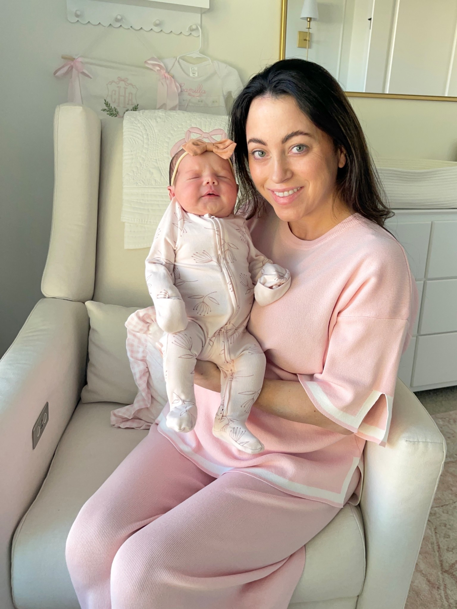 Mom outfit postpartum, lounge outfit, newborn sleep footie outfit 

#LTKSaleAlert #LTKKids #LTKBaby