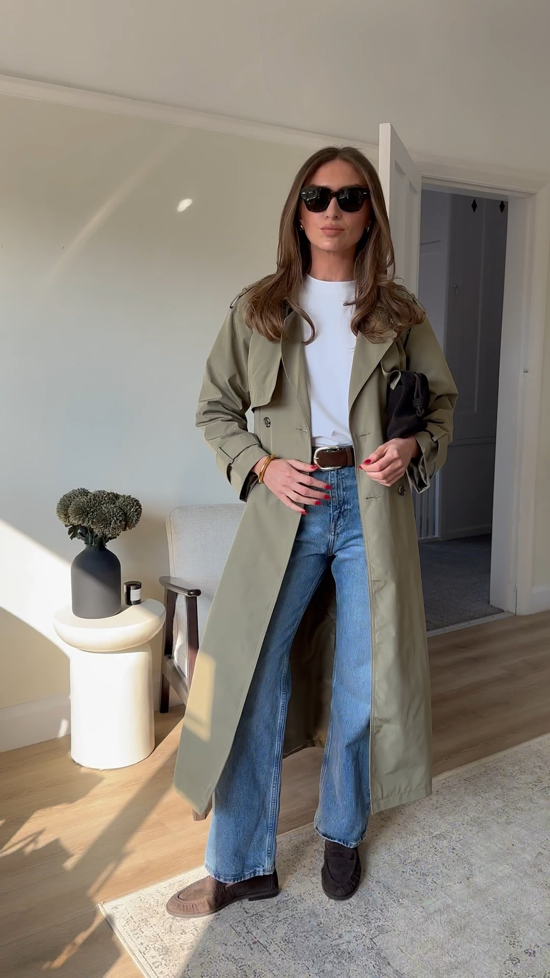 An easy to recreate weekend look 
Arket T-shirt
Small in the Abercrombie trench coat 
25 in the cos jeans 
M&S brown suede loafers 
COS brown suede bag 
Belt is from the Zara jeans linked but I’ve also linked similar 
Rayban state street sunglasses 

#LTKuk