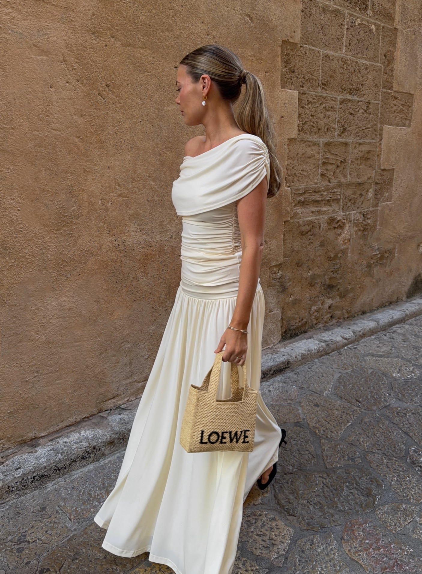 Pretty lavish, cream coord set, runched top and skirt. Maxi skirt

#LTKuk #LTKspring #LTKsummer