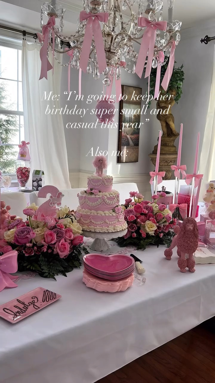 A pink poodle party for my pink poodle loving fifi 🐩🎀🌸💕