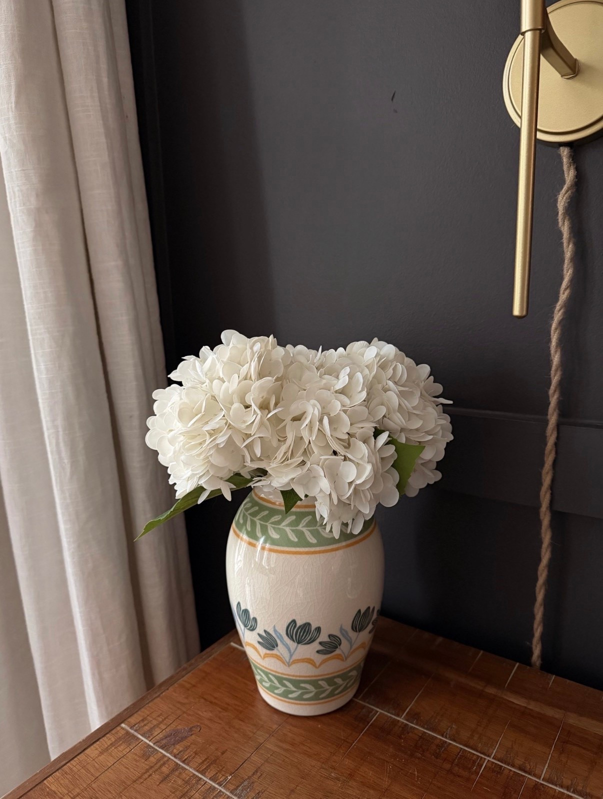 The prettiest summer vase 🌞🩵

#LTKdayinmylife #LTKHome #LTKSeasonal
