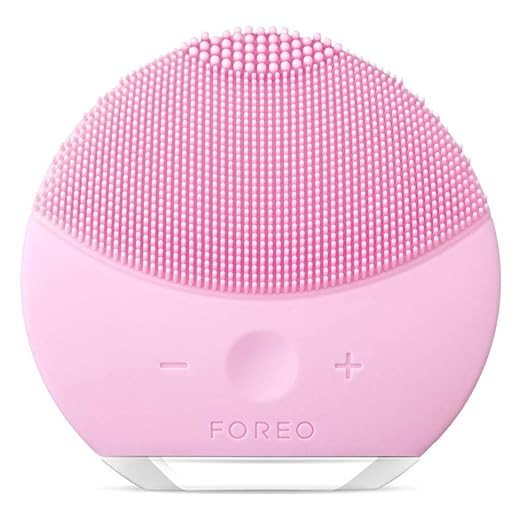 FOREO LUNA mini 2 Ultra-hygienic Facial Cleansing Brush All Skin Types Face Massager for Clean & ... | Amazon (US)
