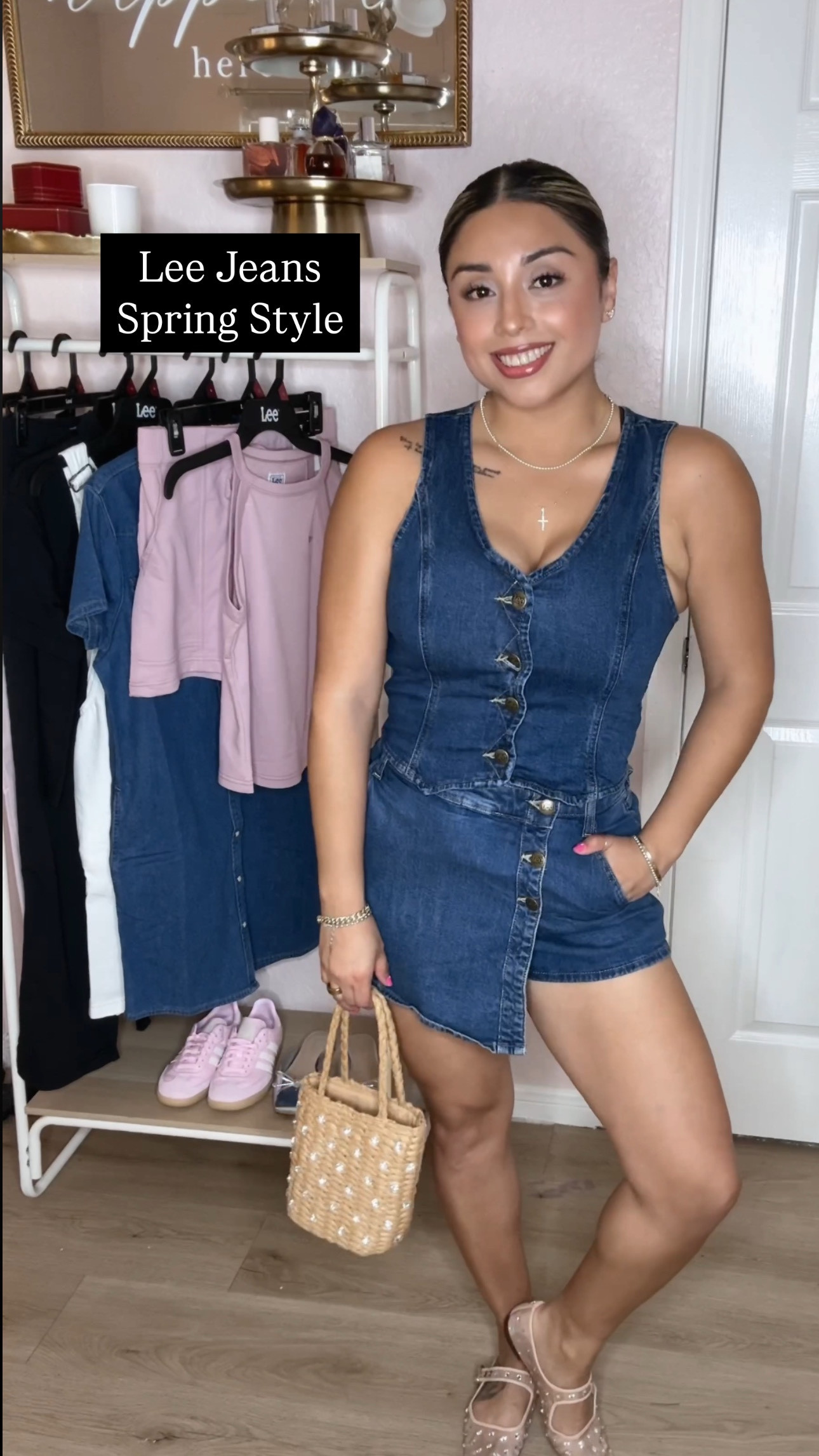 Spring closet reset in full effect! Shop the @LeeJeans spring lineup at Walmart. 💐Obsessed with how easy it is to mix and match these! #LeePartner#LeeJeans #WalmartFashion #SpringStyleReset #ClosetRefresh #OOTD