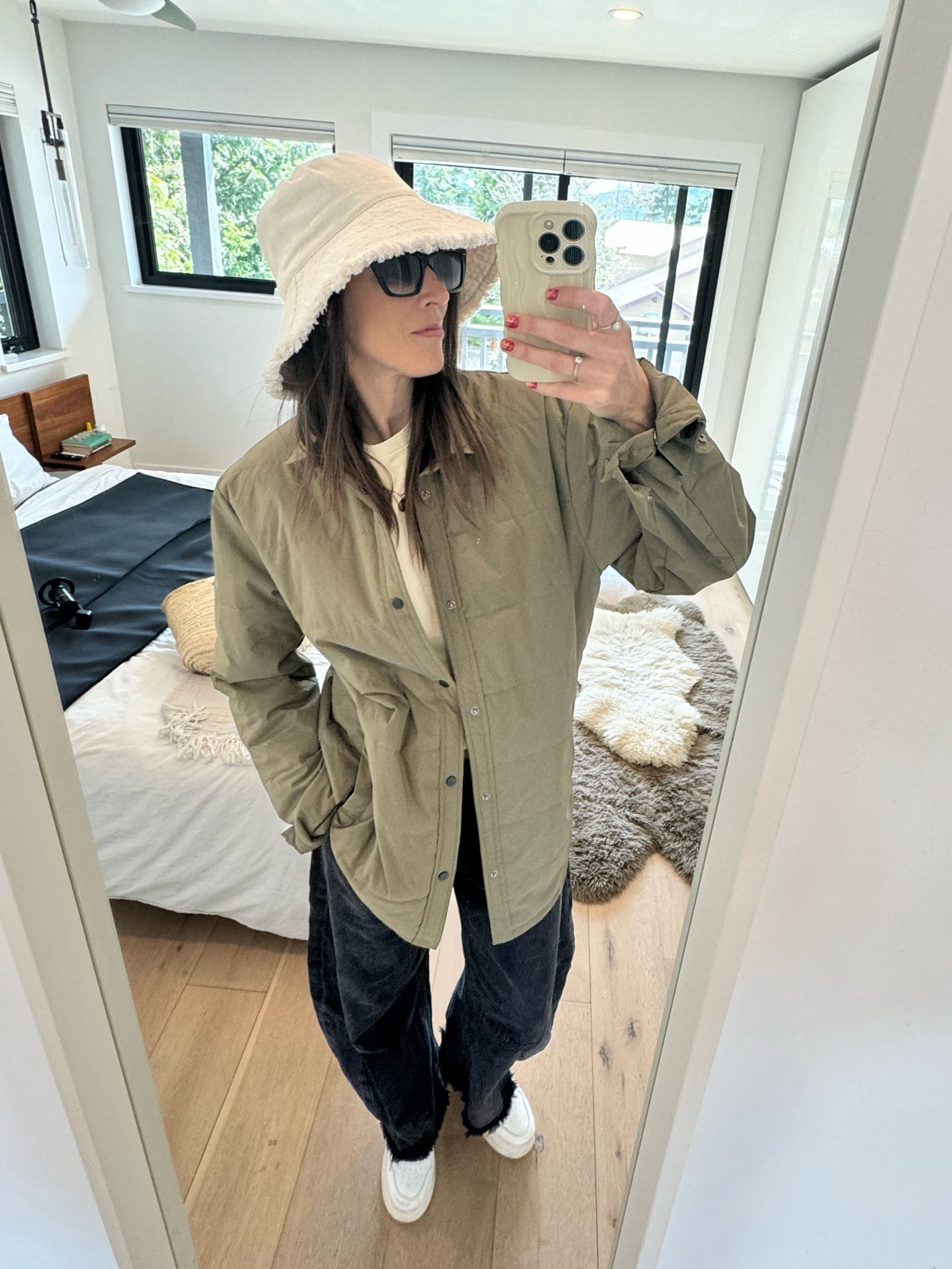This outfit was a little outside of my comfort zone because I’m not usually such a vibe LOL😂.  I’ve set it before and I’ll say it again. These jeans are the best money I’ve ever spent🥰