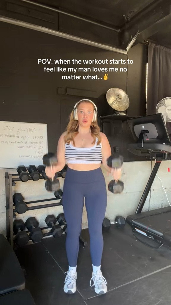 Size 10 Gym Outfit of the Day 💙🤍👟💪🏻 Size 10 | M\L | 5’3” 

#LTKootd #LTKActive #LTKfitnessgoals