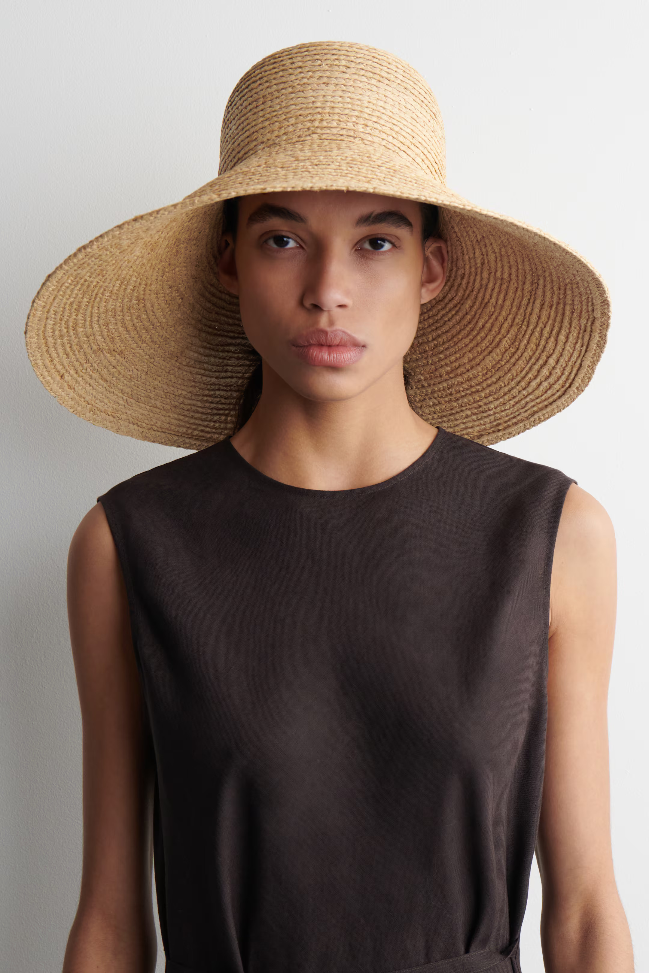 WIDE-BRIM STRAW HAT - BEIGE - Ladies | H&M GB | H&M (UK, MY, IN, SG, PH, TW, HK)